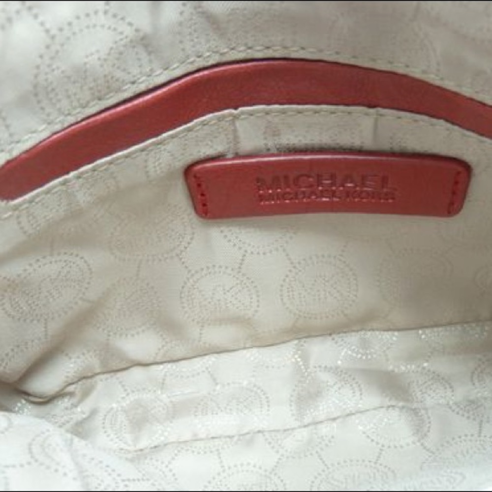 🚫SOLD🚫Michael Kors Quilted Studded Wristlet - Picture 5 of 8